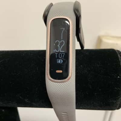 Women’s Garmin Vívosmart 4 Fitness Tracker RRP $219.00 Slim Band Outdoors Smart Watch Touch Screen Girls Kids Walking Running Hiking 