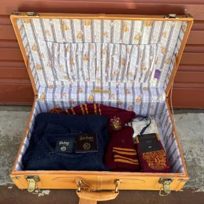  The Harry Potter Shop Unisex Harry Potter Gift Trunk with  S size personalized contents