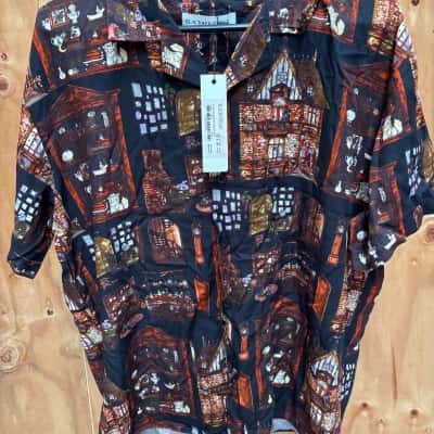 Black Friday UNISEX  Size L - Short Sleeve Shirt *NEW WITH TAGS RRP $74