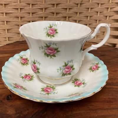 Vintage Royal Albert "Forget-Me-Not Rose teacup saucer set fine bone China England flowers gold accents birthday gift Hightea wedding Christmas present 