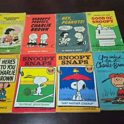 vintage peanuts/ snoopy books