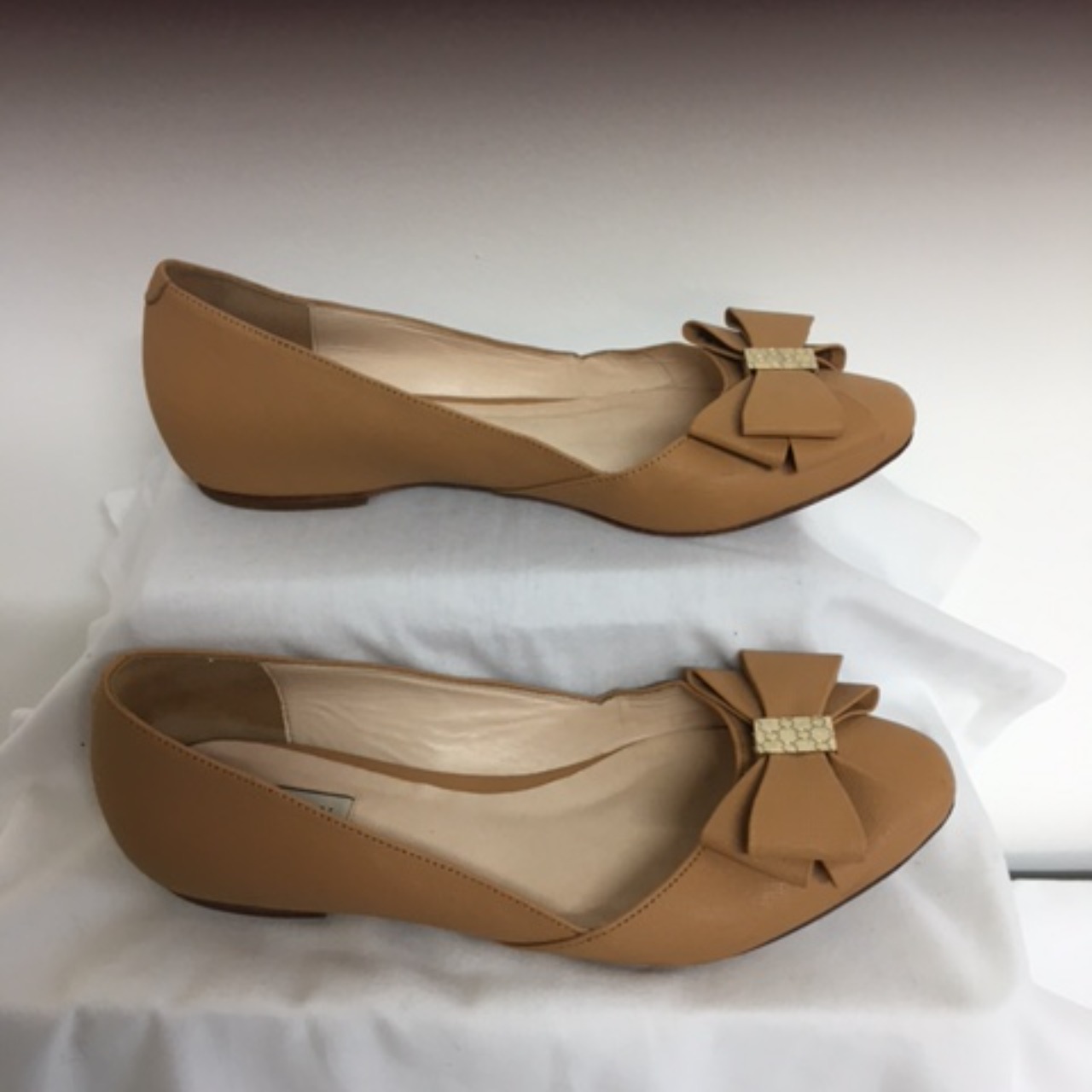 REDUCED Oroton Womens Size 6 Brown flat 