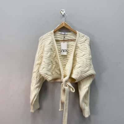 Zara Womens  Size S Chumky Knit Cropped Cardigan Cream 