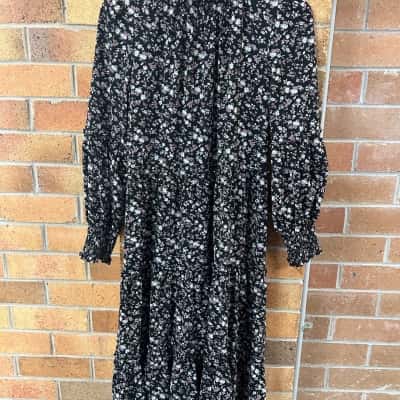 Decjuba Womens Size 8 Black  / Floral Dress