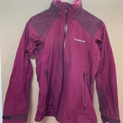 Macpac Womens  Size 10 Raincoat Maroon 