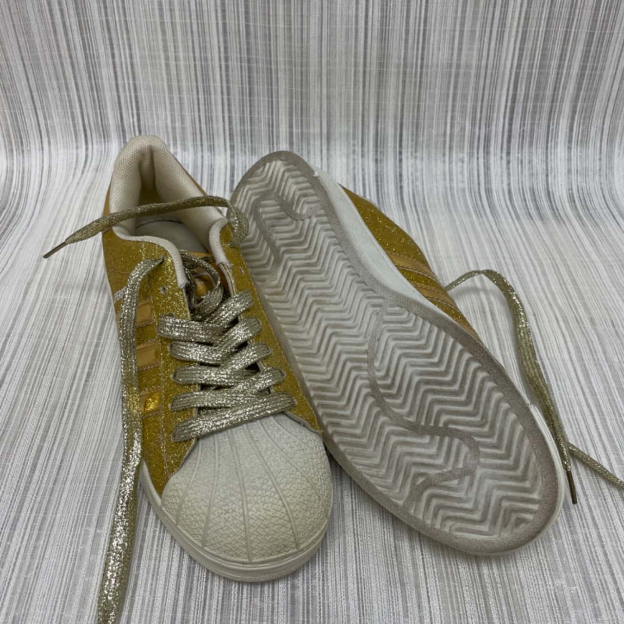 Adidas Superstar Gold Glitter 2020 Lace Up Pumps / Running Shoes Size
