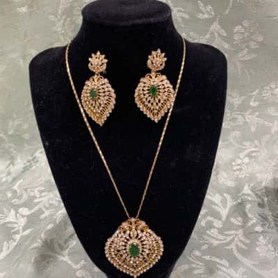  Womens Earrings / Necklace Gold-tone / Green 