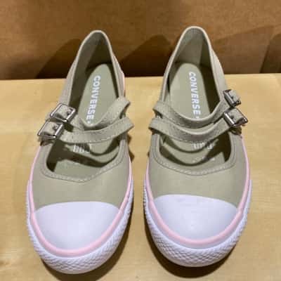 Converse Flats Womens  Size 6 Green 