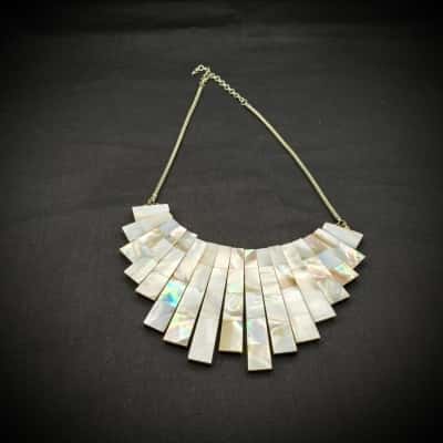 Beautifully Made Mother Of Pearl Necklace (Reversible) 56cm Long In Gift Pouch