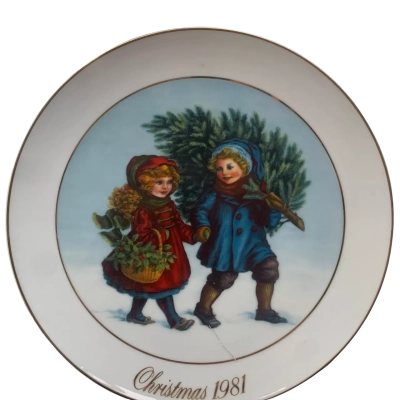 Avon Sharing the Christmas Spirit 1981 Plate