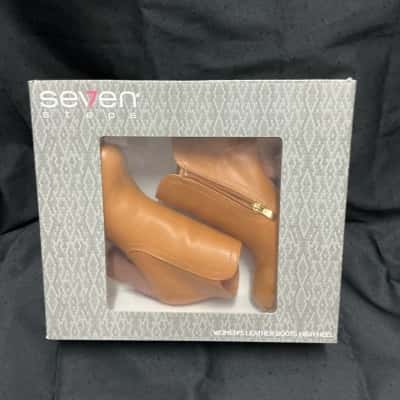 Seven steps  Womens  Size 8 Ankle Boots 