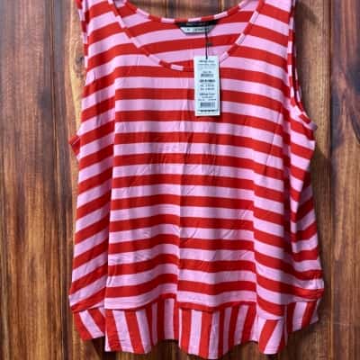 Taking Shape  Size 26 Pink  / Red top new 