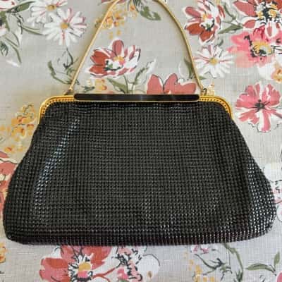 Women’s Vintage Glomesh Black and Gold Bag (B24)