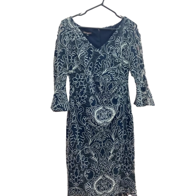  Jesse Harper Womens Size 10 White & Navy Blue Floral Midi Dress 