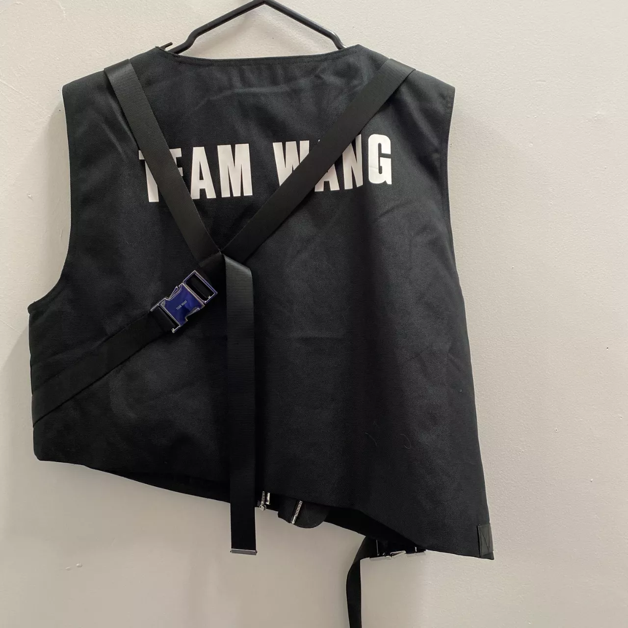 Team Wang Mens Size One Size Black Vest - Used Very Good | Salvos