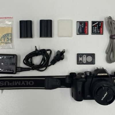 Olympus E-510 10MP DSLR Camera Kit w/14-42mm Lens, 2 Batteries, Charger, Bag