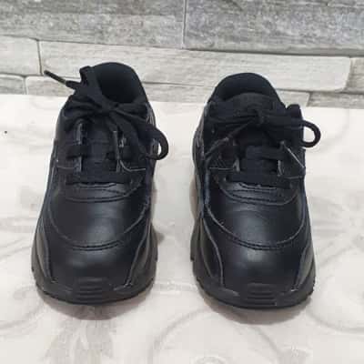 Nike Kids  Size 7.5 Shoes Black  