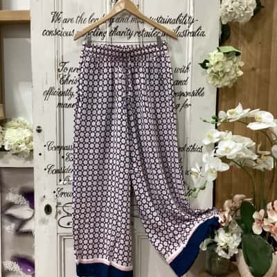 Sportsgirl Brand! STUNNING TRENDY VISCOUS WIDE LEG PANT WITH ELASTICATED THICK WAISTBAND! Womens  Size 10 Wide Leg Pants Floral / Navy Blue / Pattern / Pink  / White 