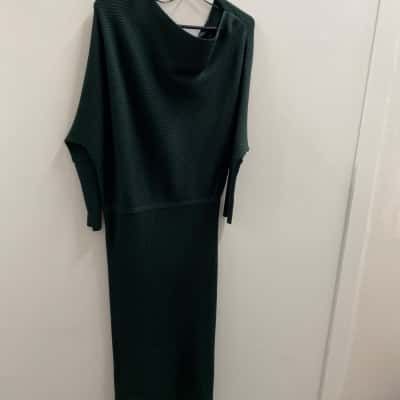 Witchery Womens  Size S Off The Shoulder Dress with blouson waist Green 