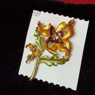 Vintage Gold Tone Floral Brooch