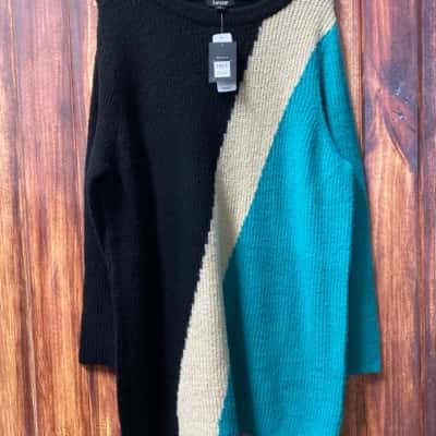 beme Size M Beige / Black  / Teal jumper new 
