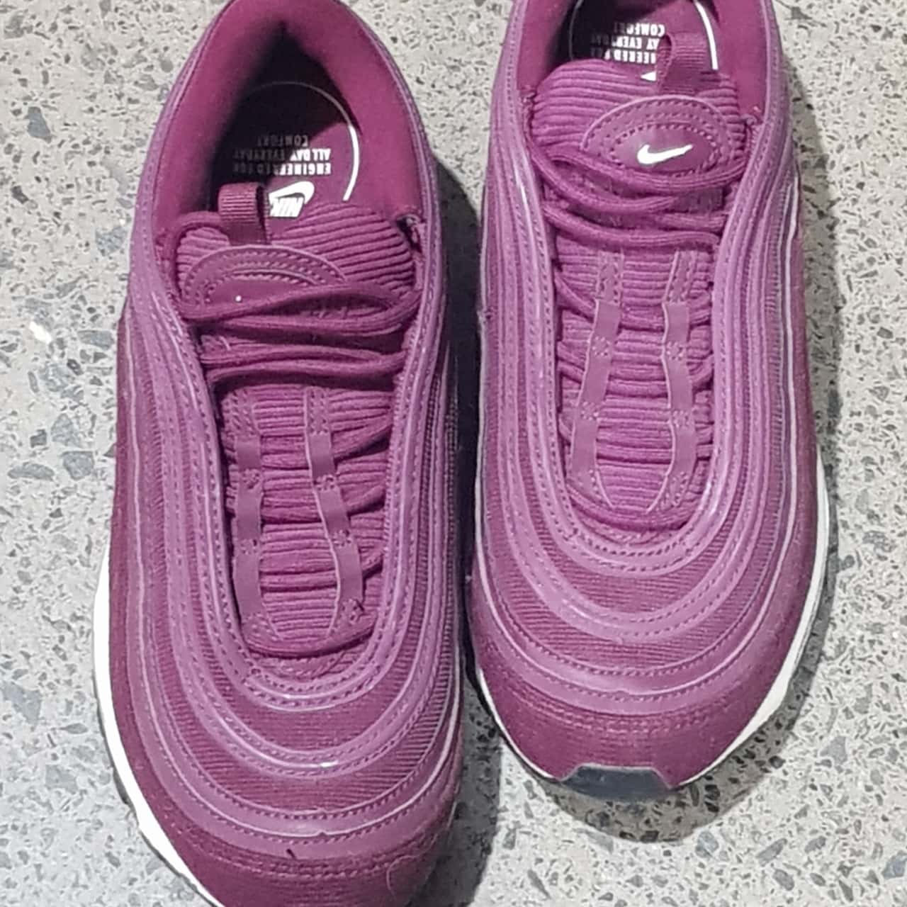 nike size 7 womens in mens