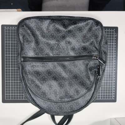 Womens Guess Manhattan Backpack Grey PreOwned 