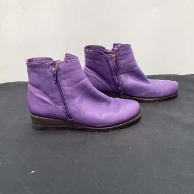 Diana Ferrari Womens  Size 41 Boots Purple 