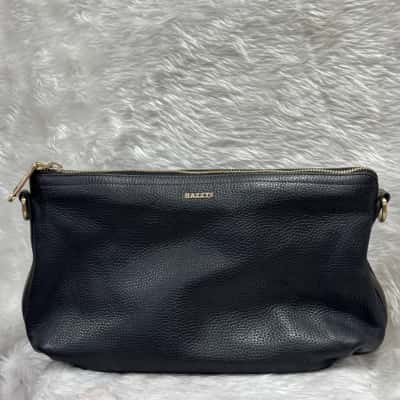  Womens Hazzys Leather convertible tote