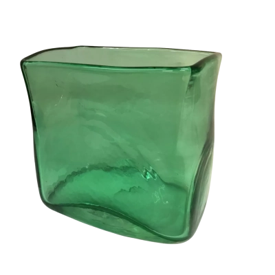 Beautiful Green  Glass Vase Approx 14 x 14 x 10cm