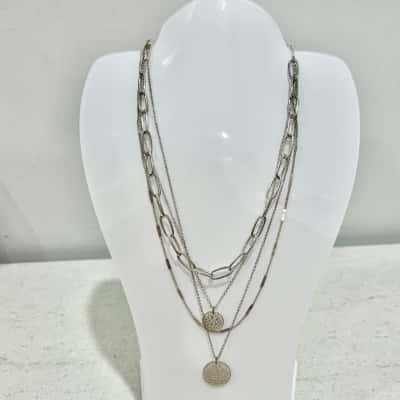 Multi-strand necklace silver Medalions
