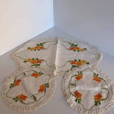 Hand Embroidered Duchess Set