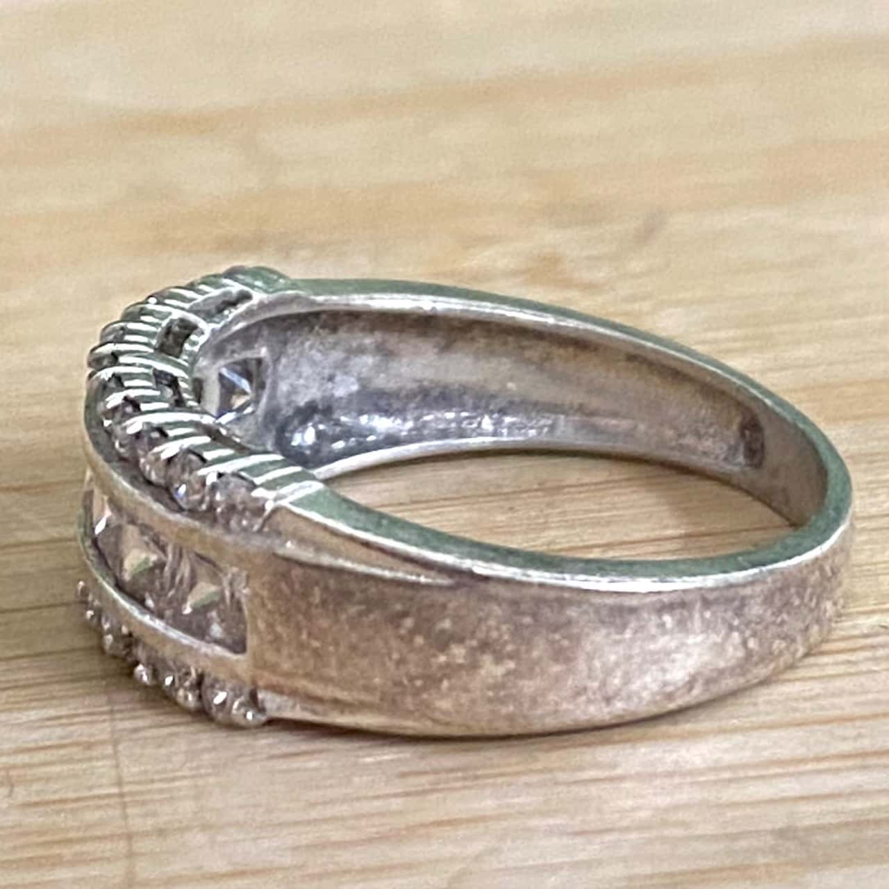 Sterling Silver Diamanté Ring (Stamped 925)