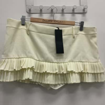 Lioness Womens  Size XL Mini Skirt BNWT