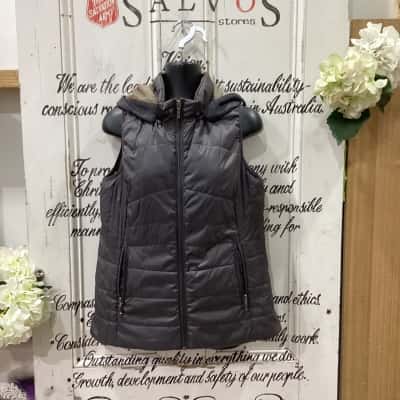 Yarra Trail Brand! A HOODED PUFFER VEST! Womens  Size 10 Grey 