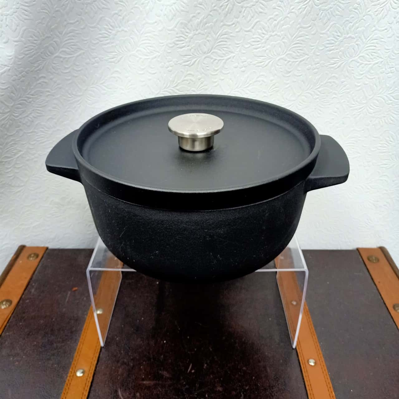 Kitchen Aid cast iron Dutch oven