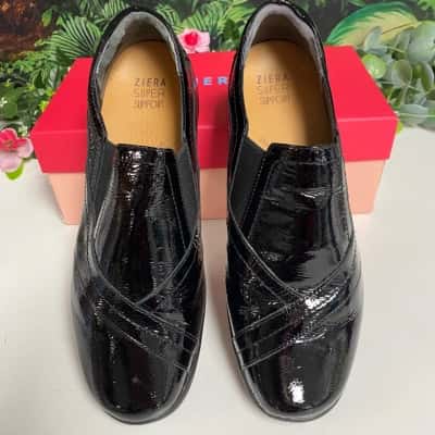 Womens Black Patent Leather Shoes Size 41 NEW “Java”