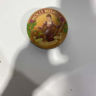 Molly bushell tin