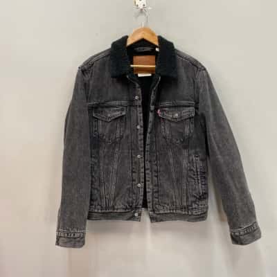 Levi Strauss & Co. Mens  Size S  - Sherpa Trucker Jacket Black  