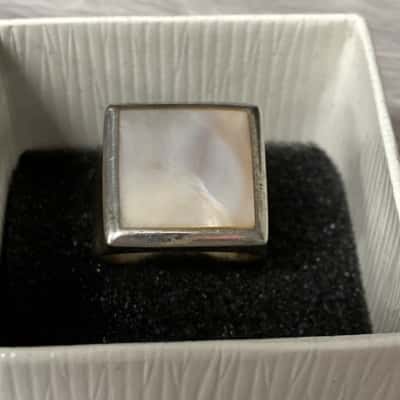 Sterling silver mother of pearl ring 