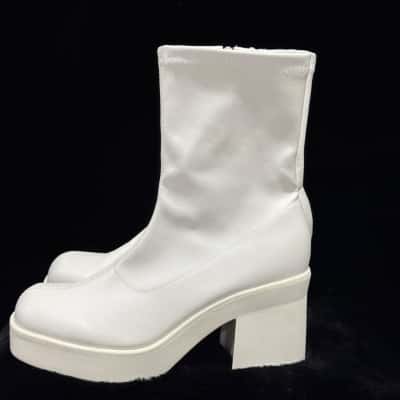 Wildfire Women's White Boots Size 8