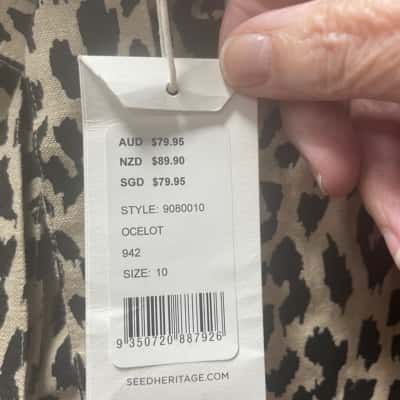 Seed Heritage BNWT  Women’s Size 10 Cargo Shorts Animal print 