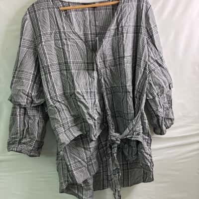 Estelle Womens Size 18 3/4 Sleeve Top Black / White BNWT