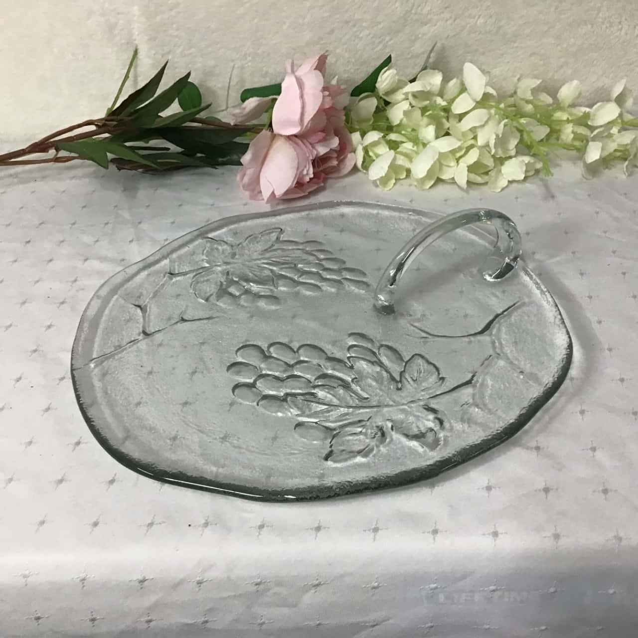 Round Grape Design Glass Serving Plate with Handle