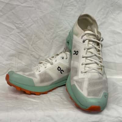 On Running Size 9.5 Trainers Green / Orange / White 