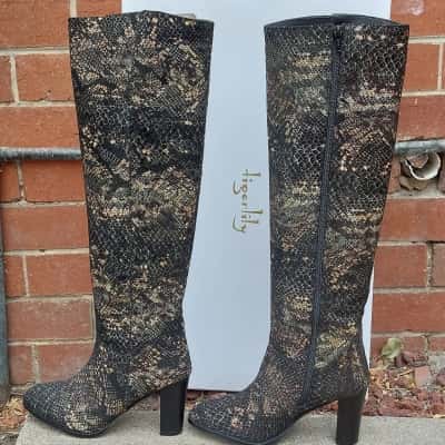 Tigerlily Womens  Size 38 COSMIC Boots MIDNIGHT SNAKESKIN