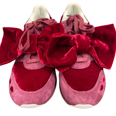 Asics Disney’s Snow White  Size 6 Sneakers Burgundy