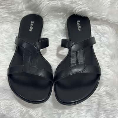  Sandler Womens  Size 9 Black sandals 