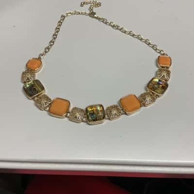 Avon gold tone with abalone and peach faceted crystals necklace