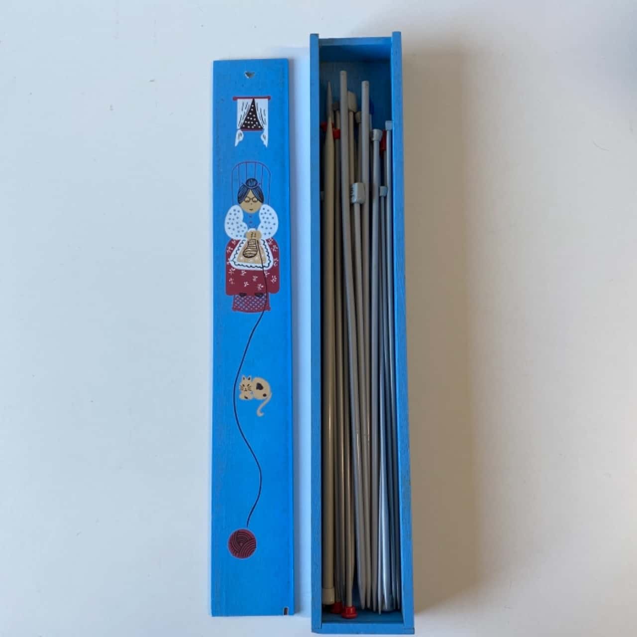 Vintage Wooden Knitting Needle Box With Assorted Size Knitting Needles(s)